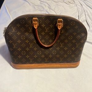 Authentic LV Alma Gm with datecode authenticator